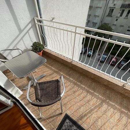Aquarium Apartment โกตอร์ ภายนอก รูปภาพ