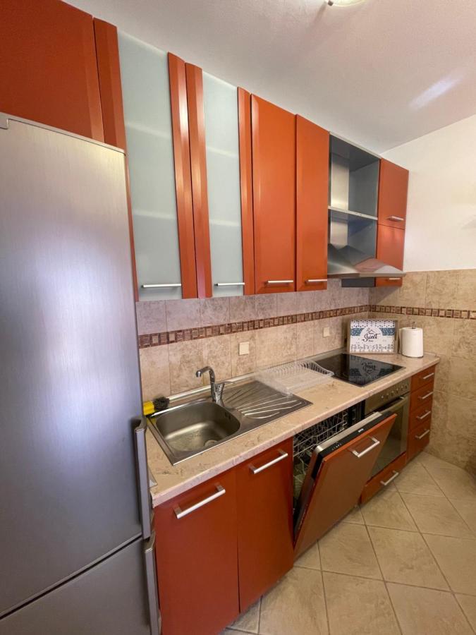 Aquarium Apartment โกตอร์ ภายนอก รูปภาพ