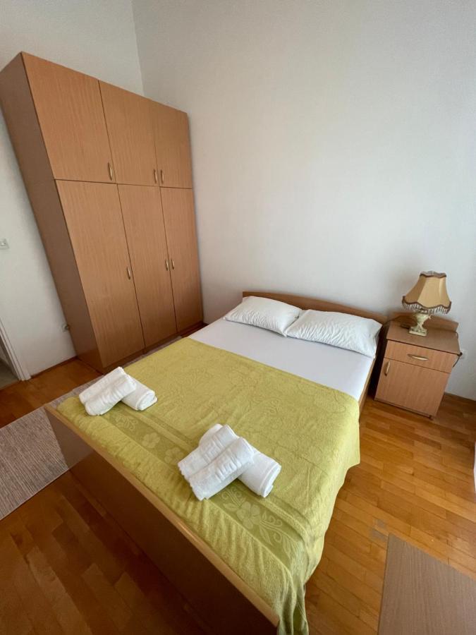 Aquarium Apartment โกตอร์ ภายนอก รูปภาพ